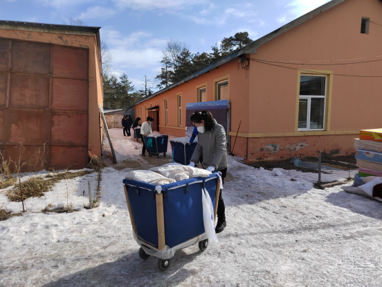 公司機關黨支部與溫泉黨支部聯合開展“弘揚雷鋒精神 爭做合格黨員”主題黨日活動